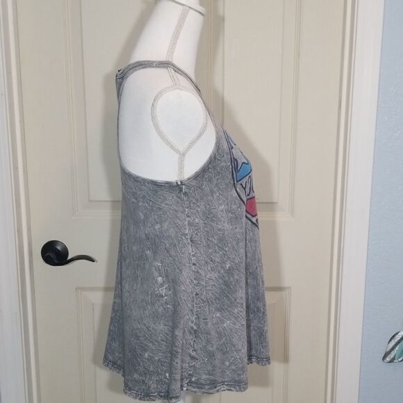 💸3/12$-  American Age, High Neck Racer Back Graphic Tank “Young & Free” - Picture 4 of 6